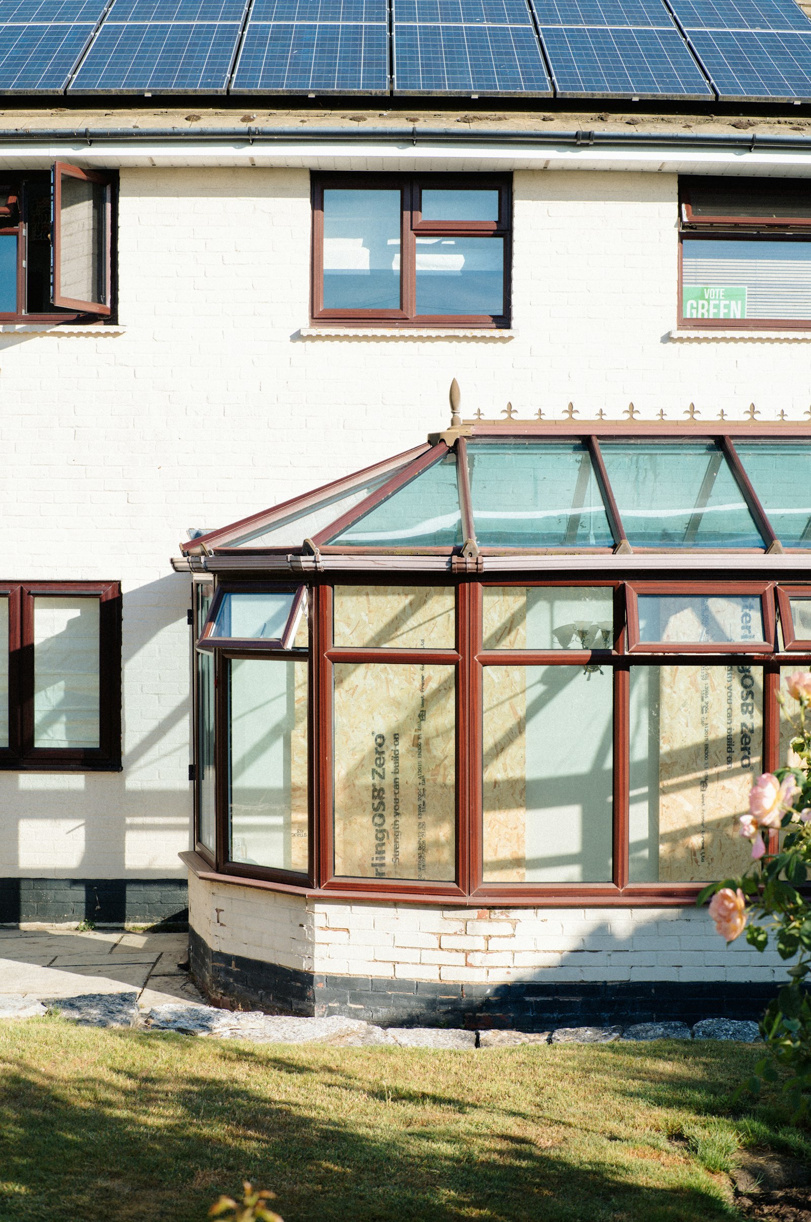 House with a glazed conservatory